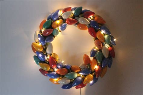 EAT+SLEEP+MAKE: Vintage Christmas Lights Wreath DIY