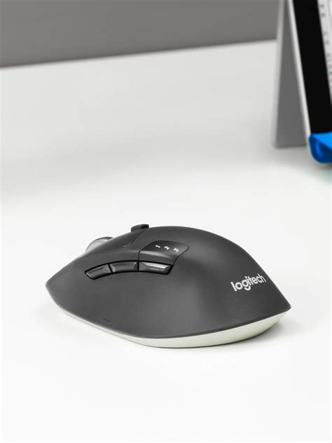 Logitech M720 Triathlon Multi-Computer Wireless Mouse