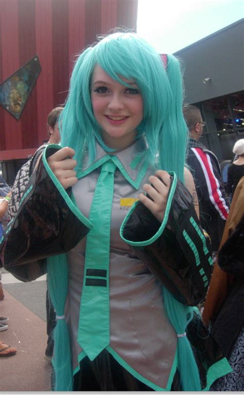 Hatsune Miku Cosplay by HoboBroccoli on DeviantArt