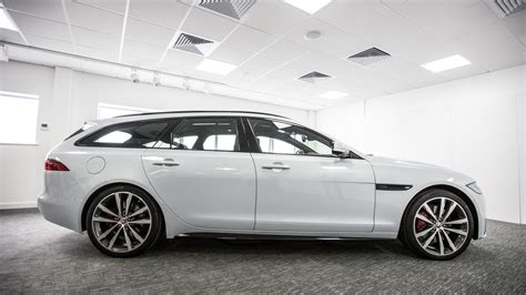 Jaguar XF Sportbrake hauls more, looks great - CNET