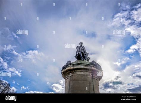 Shakespearean character statues stratford upon avon uk Stock Photo - Alamy