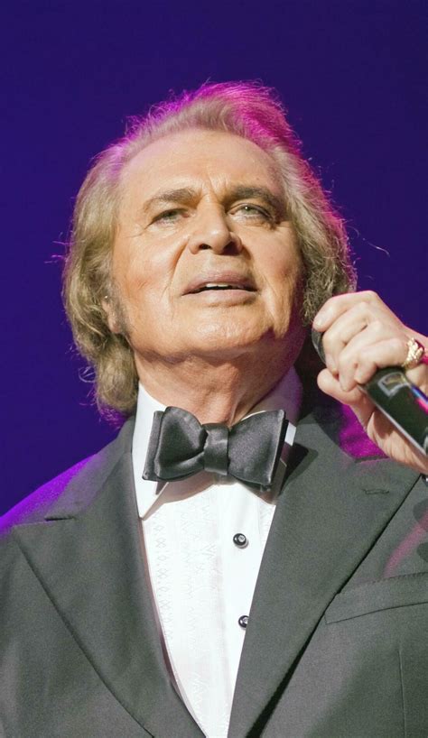 Engelbert Humperdinck Concert Tickets and Tour Dates | SeatGeek