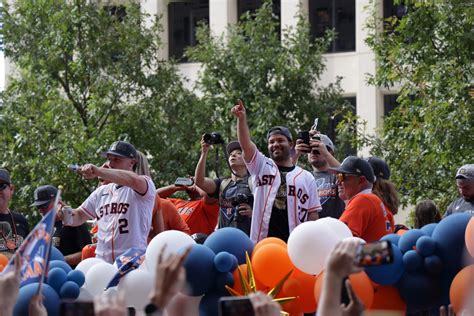 Large crowds line streets, celebrate 2022 Houston Astros World Series ...