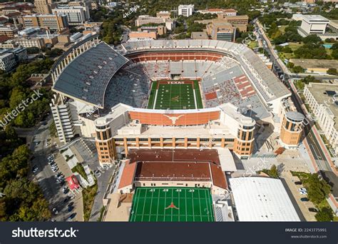 NEW Texas F00Tball training facility!!! - Page 4 - Football - Surly Horns