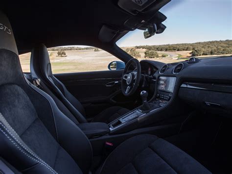 2025 Porsche Cayman: 40 Interior Photos | U.S. News