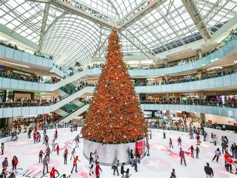 Dallas' tallest indoor Christmas tree adds 215,000 LED lights for ...