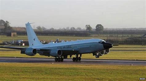 Nimrod R1 replacement arrives at RAF Waddington - BBC News