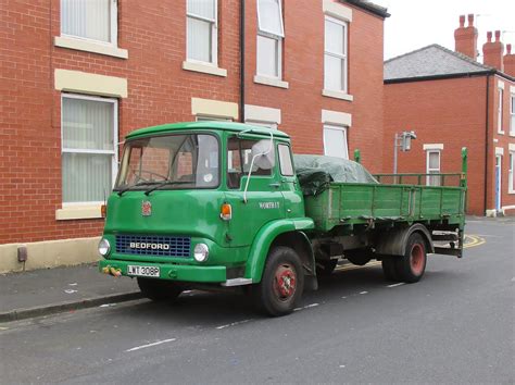 Ferraris and Other Things: Bedford TK Truck