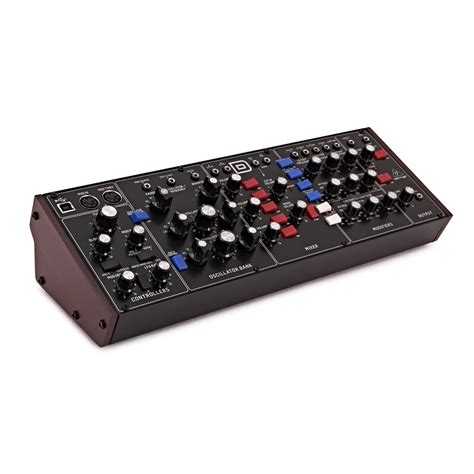 Behringer Model D Analog Synthesizer Module at Gear4music