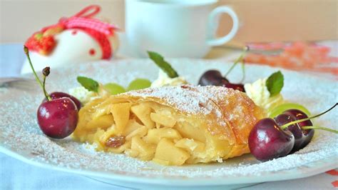 This Apfelstrudel Recipe Will Make People Think You're From Austria ...