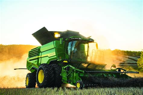 iF - John Deere X9 Combine