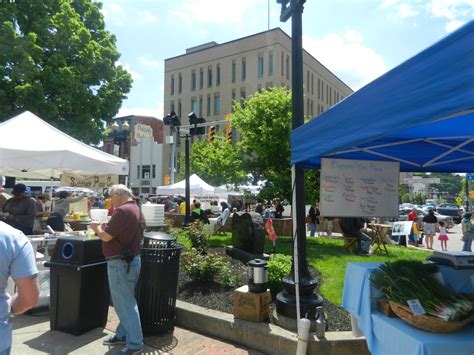 Easton Farmer's Market - A Valley and Beyond