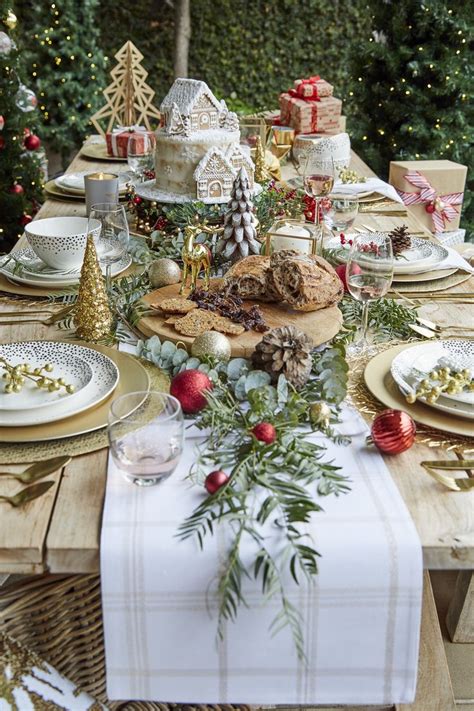 Best 25+ Christmas table settings ideas on Pinterest | Christmas ...