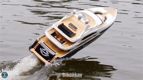 SUPER RC YACHT & SPEEDBOAT IN ACTION! - YouTube