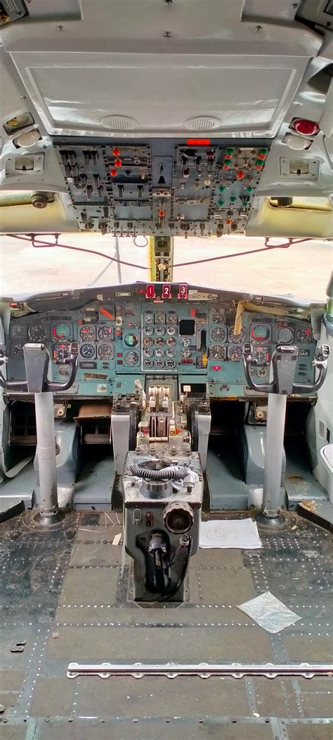 Abandoned Boeing 727 cockpit : r/aviation