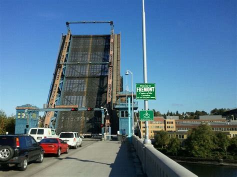 Fremont Bridge | Fremont bridge, Fremont seattle, Seattle street