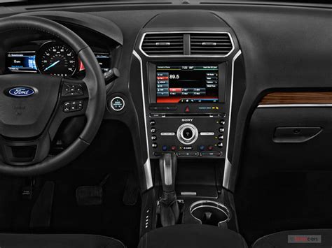 2017 Ford Explorer: 203 Interior Photos | U.S. News