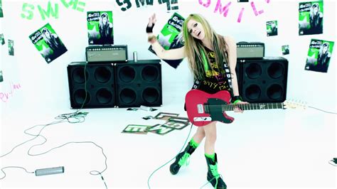 Smile {Music Video} - Avril Lavigne Photo (38792122) - Fanpop