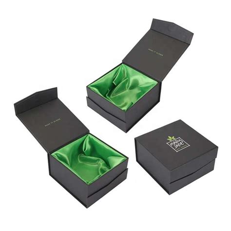 Custom jewelry ring packaging boxes with satin insert