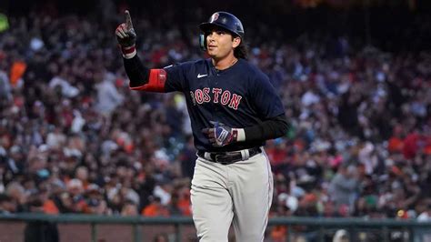 Casas leads Red Sox past Giants for fifth straight win