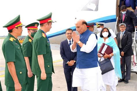 Indian Defence Minister Begins Official Visit to Vietnam | Vietnam Times