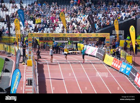 Olympic race finish line hi-res stock photography and images - Alamy