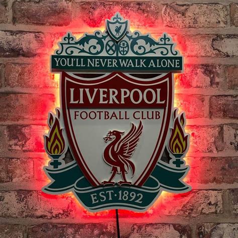 Liverpool Fc Badge / Liverpool Fc Badge High Resolution Stock Photography And Images Alamy ...