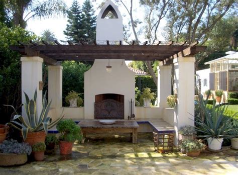 Spanish Backyard Ideas 27 | Mediterranean homes exterior, Spanish style ...