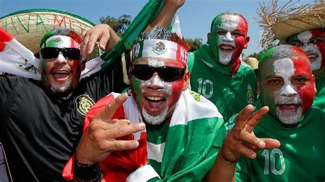 Mexican Soccer Fans Caught Stealing Beer From Vendor (Video) – BlackSportsOnline