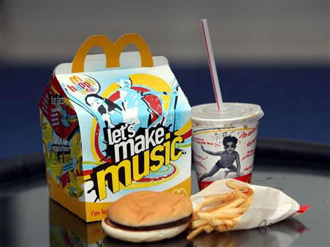 McDonald’s goes green with pledge to remove plastic toys from Happy Meals | The Independent ...