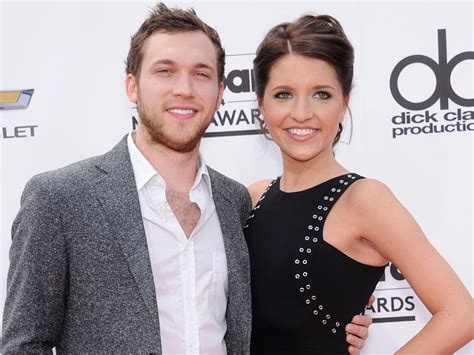 'American Idol' Alum Phillip Phillips Is Married!