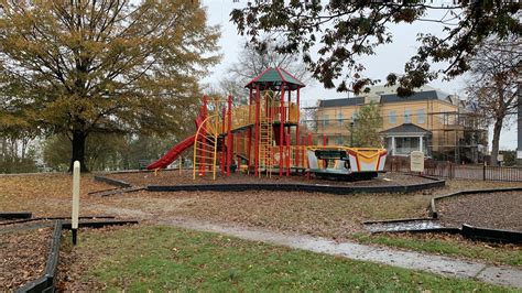 Happyly: Jefferson Park Playground