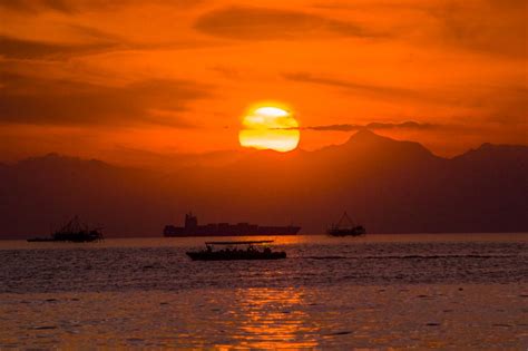 Manila Bay sunset | Smithsonian Photo Contest | Smithsonian Magazine