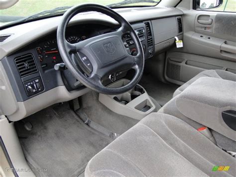 Taupe Interior 2003 Dodge Dakota SLT Club Cab Photo #55272218 | GTCarLot.com