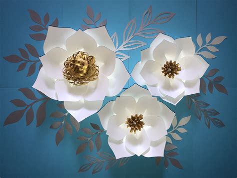 Table decor paper flowers centrepieces wedding | Paper flower centerpieces, Flower centerpieces ...