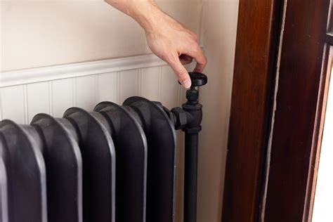 How to Troubleshoot a Steam Radiator That's Not Getting Hot