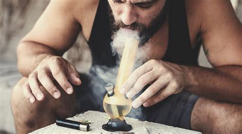 How To Prepare, Smoke And Clean A Bong - RQS Blog