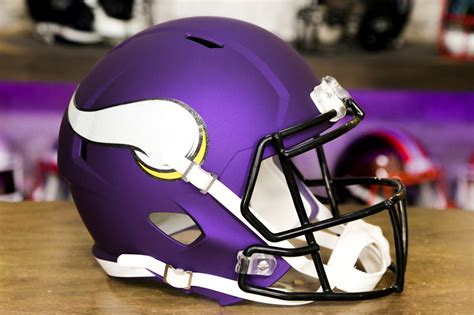 Minnesota Vikings Riddell Speed Replica Helmet – Green Gridiron, Inc.