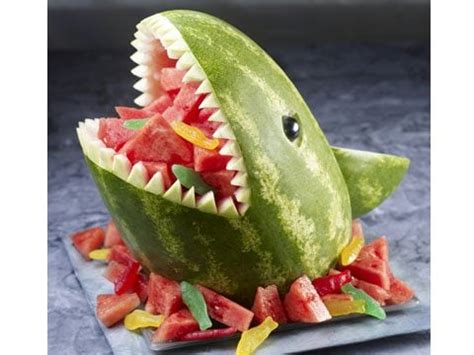 8 Spectacular Watermelon Carving Ideas