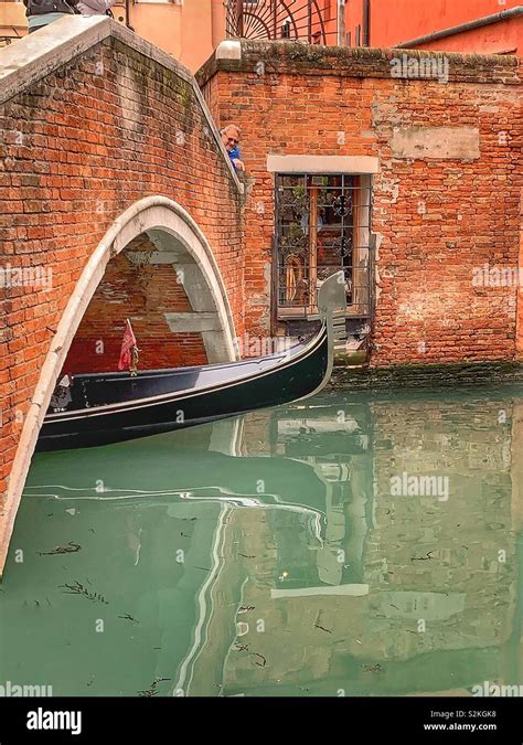 Venice, bridges, canals and gondolas Stock Photo - Alamy