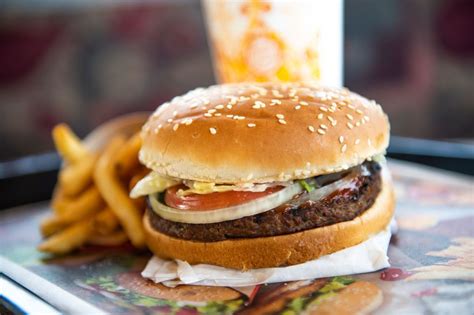 This Vegan Whopper From Burger King Actually Looks Kinda Delicious - My Medicine Tale