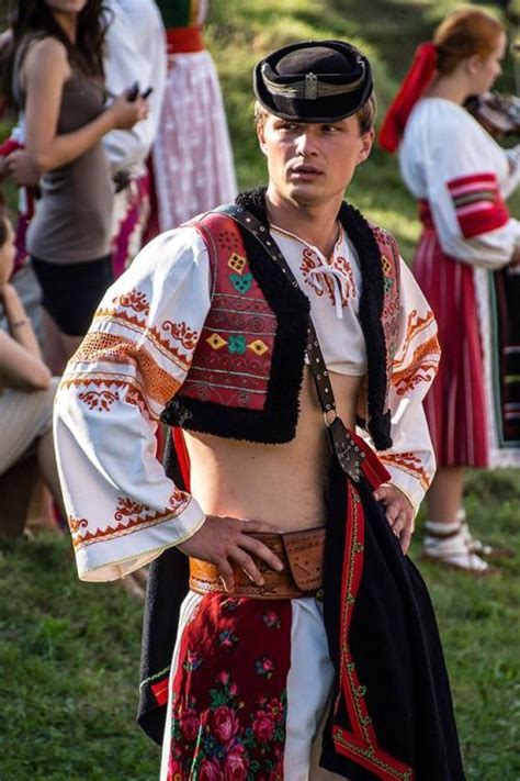 Výsledok vyhľadávania obrázkov pre dopyt kroj detva | Folk fashion, Ukraine clothing ...