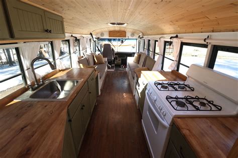 This Hand-Built Tiny Bus Home Is Simply Stunning Inside | Tiny house design, Design, Interior ...