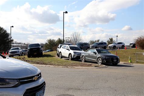 Westchester airport adds parking spots to alleviate holiday travel crunch