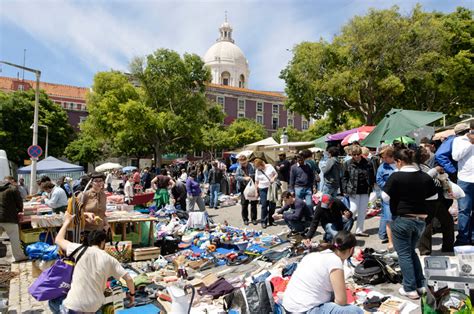 Neighbourly Lisbon | Shop | Markets | Lisbon’s flea market | Feira da Ladra