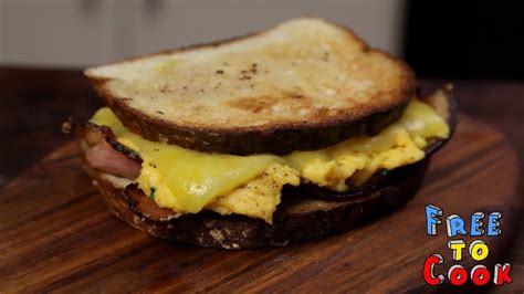 How to cook a Scrambled Egg and Bacon Sandwich - YouTube