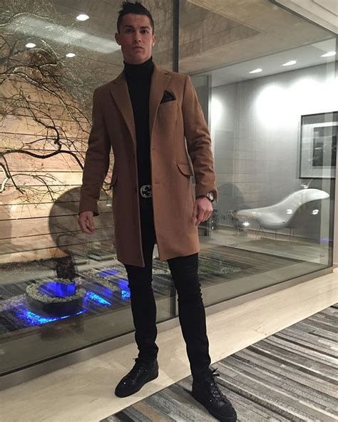 Cristiano Ronaldo on Instagram: “Bom dia👍 ️👌” | Cristiano ronaldo, Mens trendy outfits ...