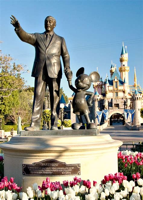 A Tour of the Disneyland Resort Tours | Disney Insider | Disneyland anaheim, Disneyland ...