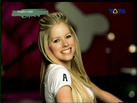 Music Video: Girlfriend - Avril Lavigne Image (1559016) - Fanpop