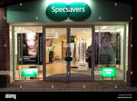 Specsavers Opticians - Tring - Hertfordshire Stock Photo - Alamy